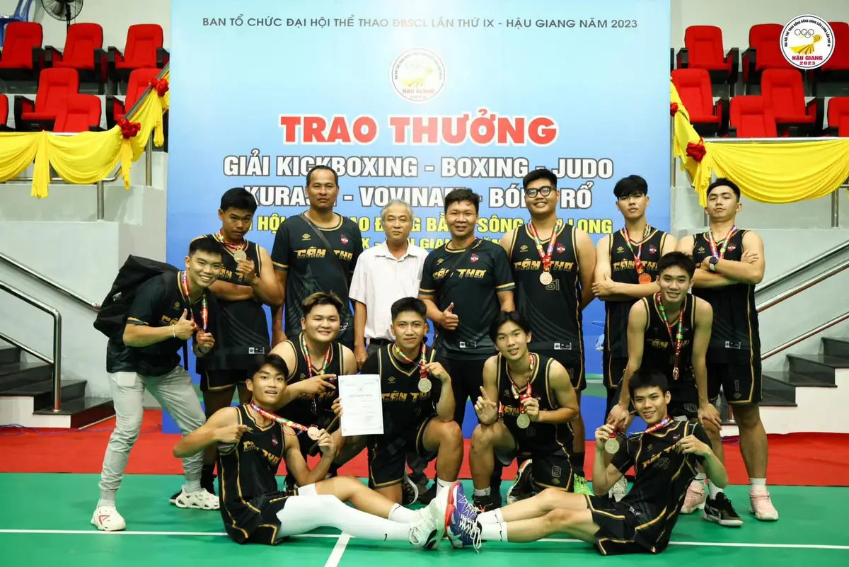 Hỗ trợ đội bóng rổ nam Cần Thơ tại Đại hội Thể thao Đồng bằng sông Cửu Long lần thứ IX – Hậu Giang năm 2023. Hỗ trợ đội bóng rổ nam Cần Thơ tại Đại hội Thể thao Đồng bằng sông Cửu Long lần thứ IX – Hậu Giang năm 2023.